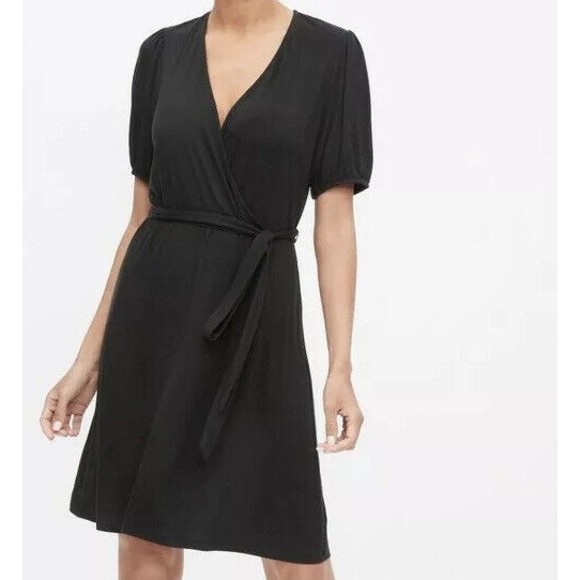 Gap Short Sleeve Wrap Dress.Black. Small Size.Scoop Neck.Machine Wash.MRSP$50 - Picture 1 of 4